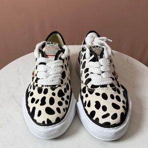Low top calf hair Sneakers with Dalmatian print